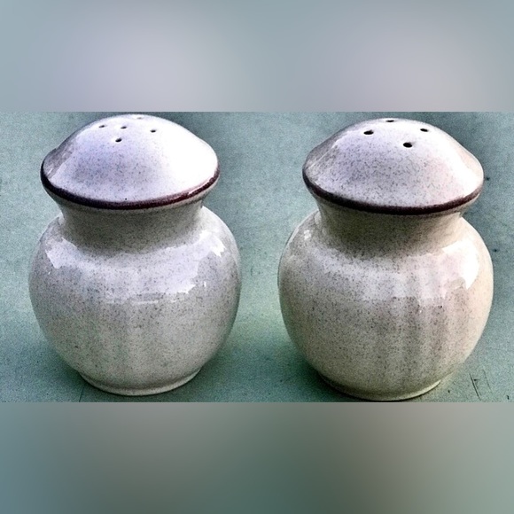 Vintage Discontinued MIKASA Country Classics FRUIT PANORAMA Salt Pepper Shakers - Picture 8 of 9